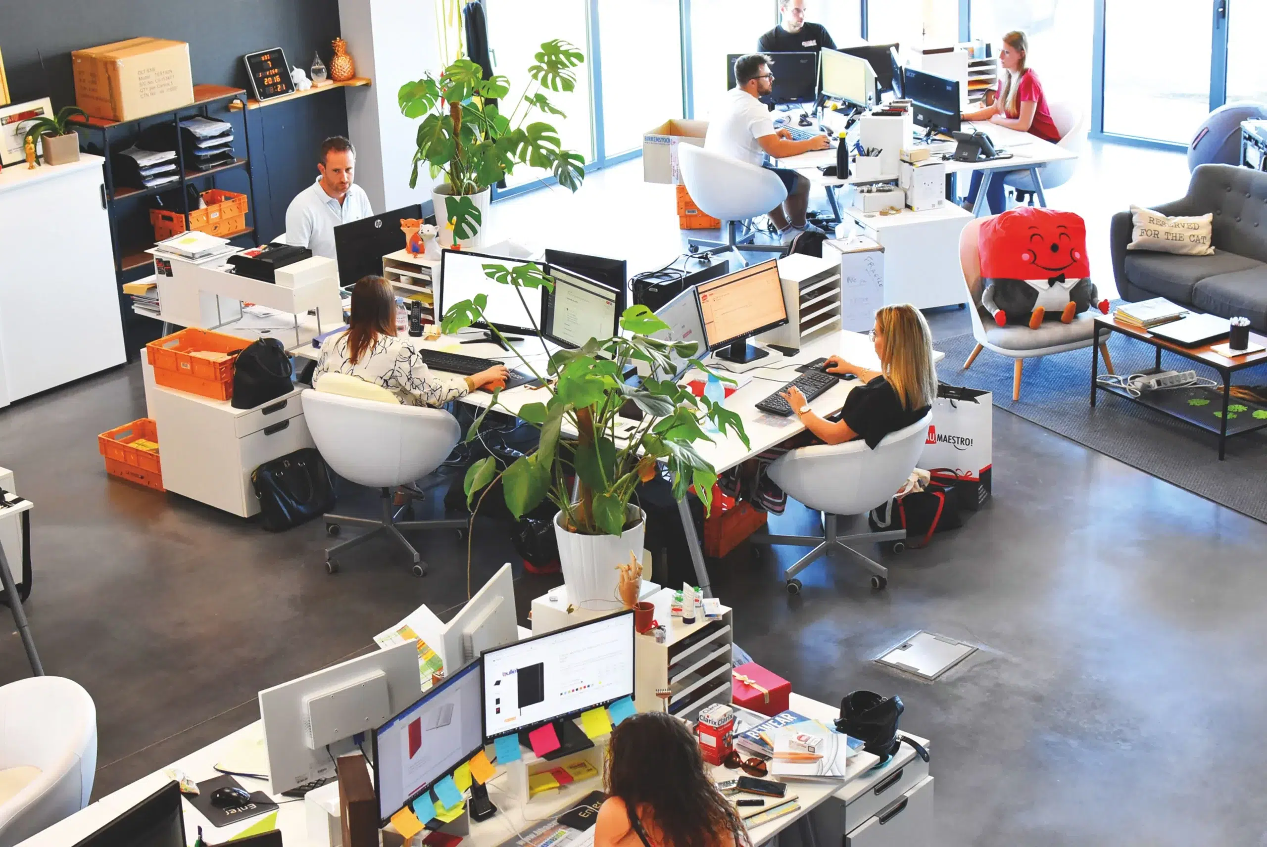 Ergonomie et travail sur écran | Mon Partenaire Ergo Poste de travail sur écran ergonomique avec bureau réglable en hauteur et double écran